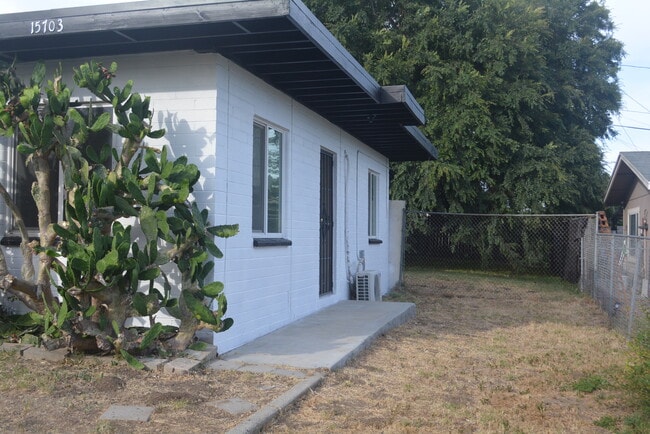 Building Photo - 15703 Palo Alto Ave