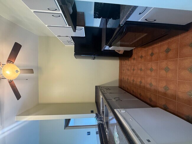 Building Photo - 1375 Cunat Ct