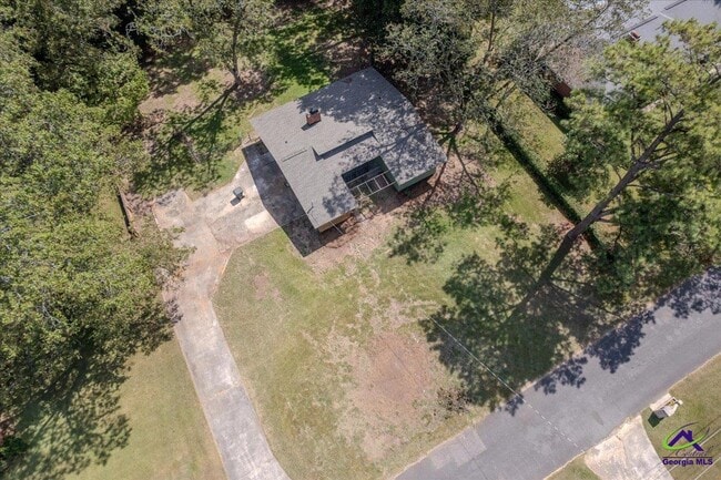 Building Photo - 410 Hardeman Ave