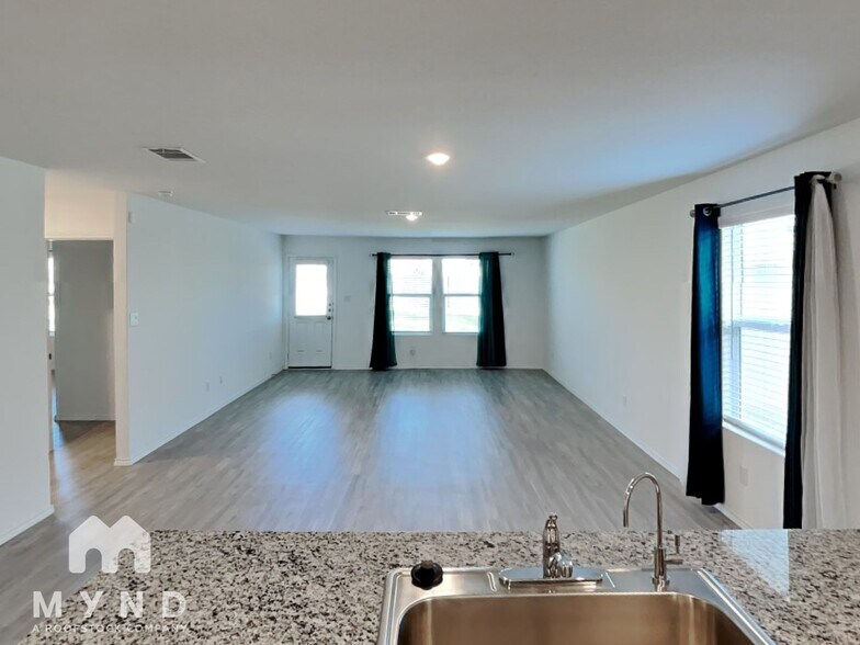 Building Photo - 14911 Greenfield Ml