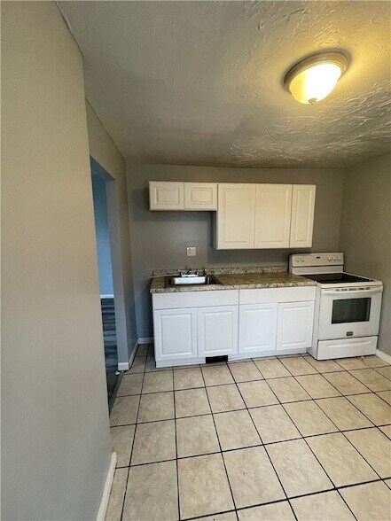 Building Photo - 139 N Water Ave