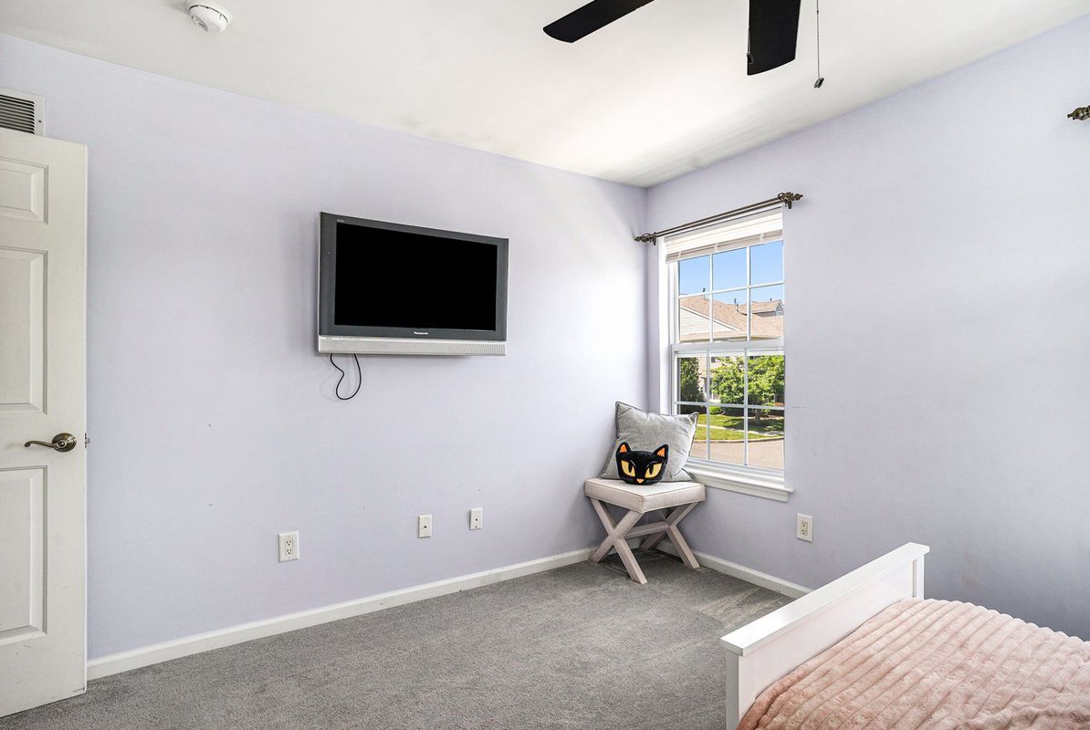 Building Photo - 5905 Drawbridge Ct