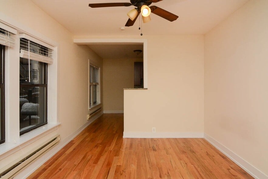 Building Photo - 2850 N Orchard St