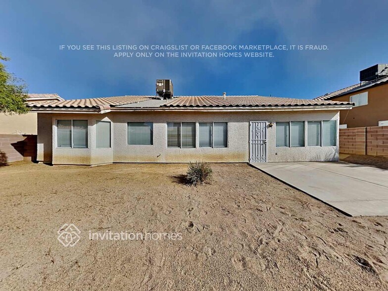 Building Photo - 1897 Longmeadow St