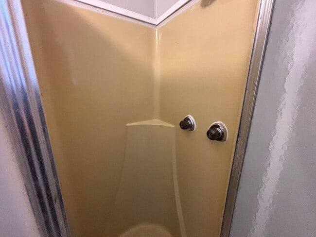 Building Photo - 837 Carrolton Rd