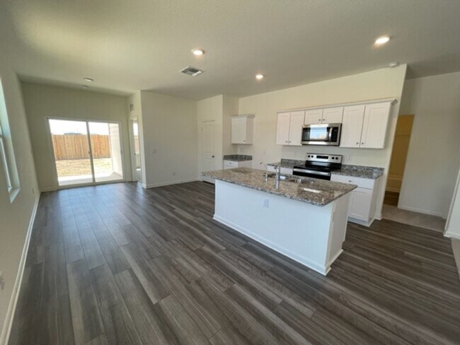 Building Photo - Super Nice One Story Home Near 1604 & Culebra....Move in as early as August 7, 2025