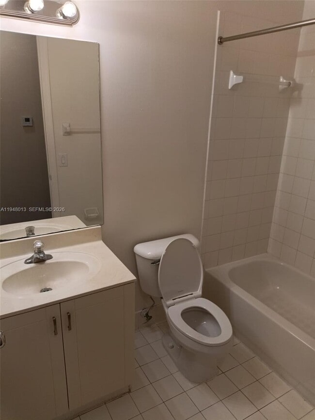 Building Photo - 4210 NE 22nd Dr