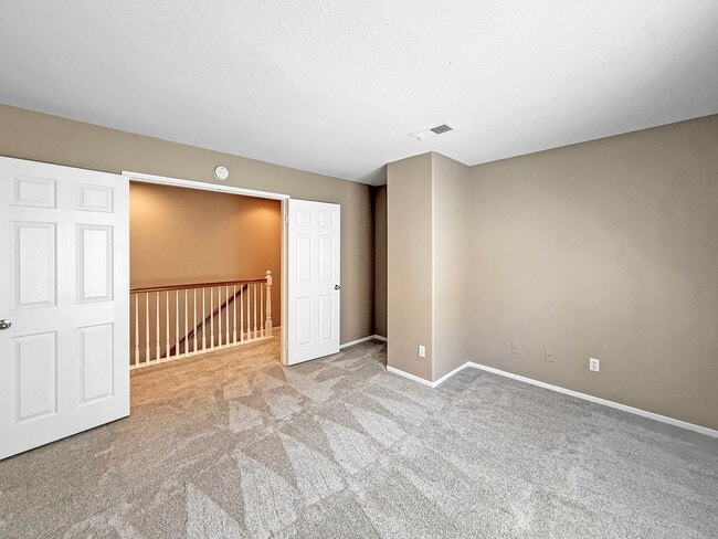 Building Photo - Beautifully Upgraded 3BR/2.5BA Townhome in...