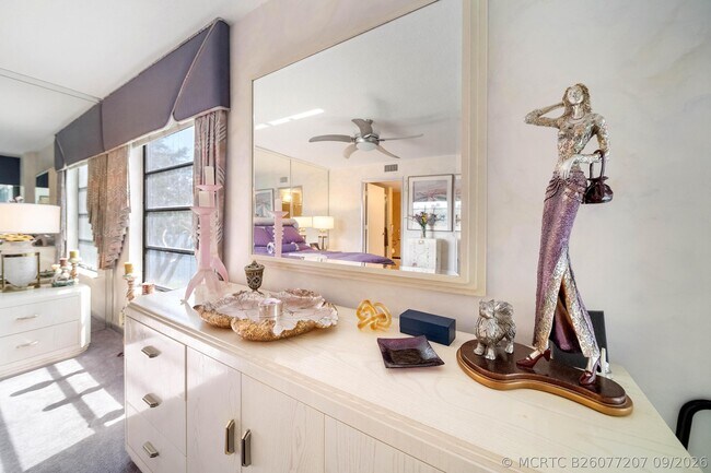 Building Photo - 6037 Pointe Regal Cir