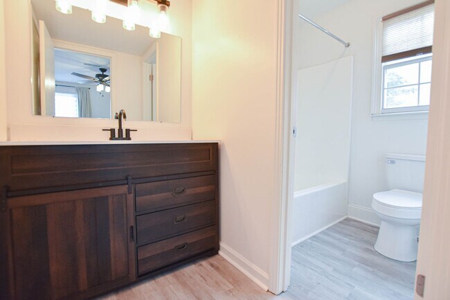 Building Photo - Pet Friendly Three Bedroom!