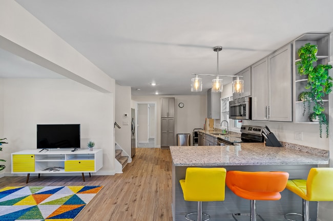 Building Photo - 68 1st St