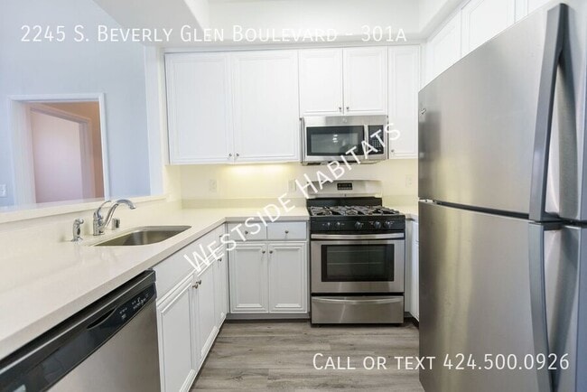 Building Photo - 2245 S Beverly Glen Blvd