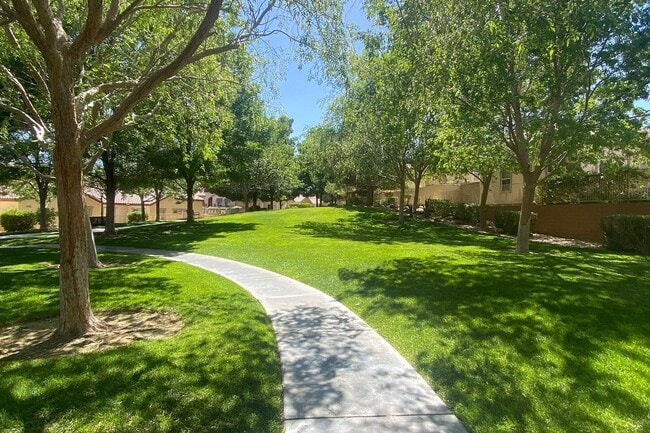 Building Photo - Well Kept Summerlin 3 Bedroom Home