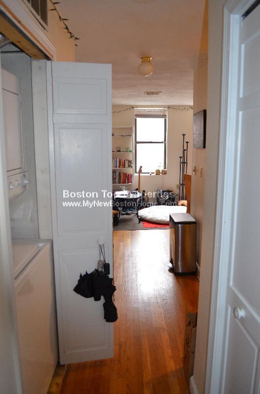 Building Photo - 65 Hemenway St