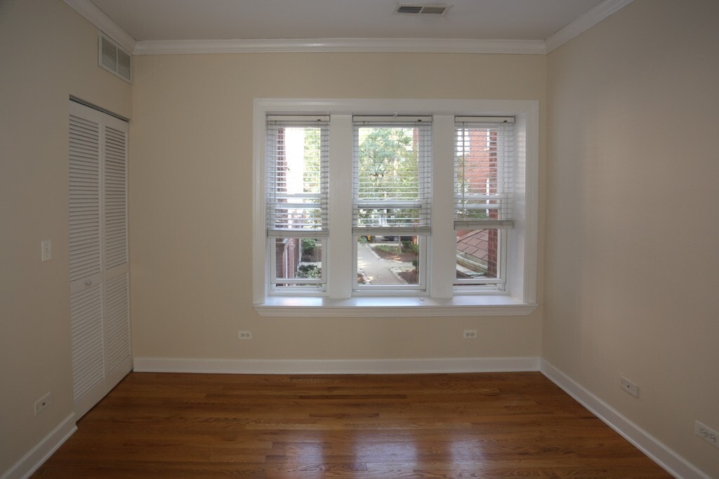 Building Photo - 3216 N Clifton Ave