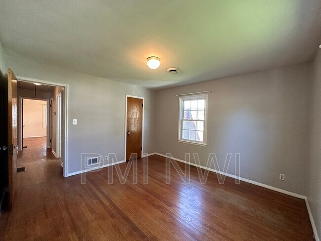 Building Photo - 209 N Rensselaer Ave