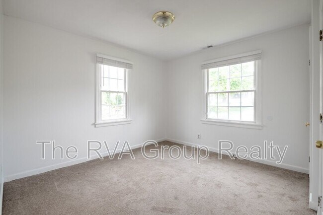 Building Photo - 712 Hill Top Dr