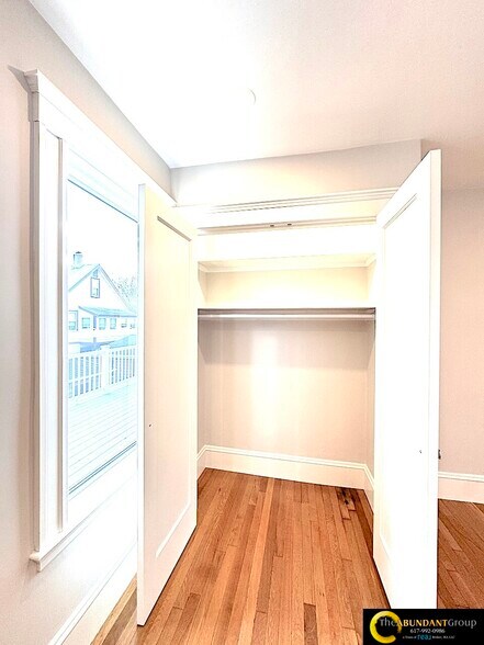 Building Photo - 14 White St