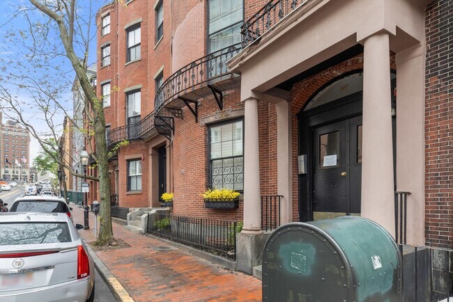 Building Photo - 27 Bowdoin St