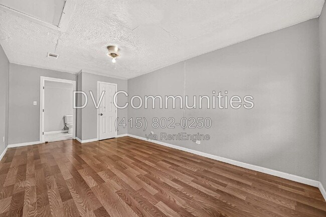 Building Photo - 5910 Southtown St