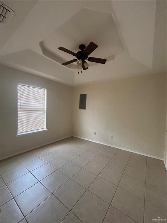 Building Photo - 14 Bracey