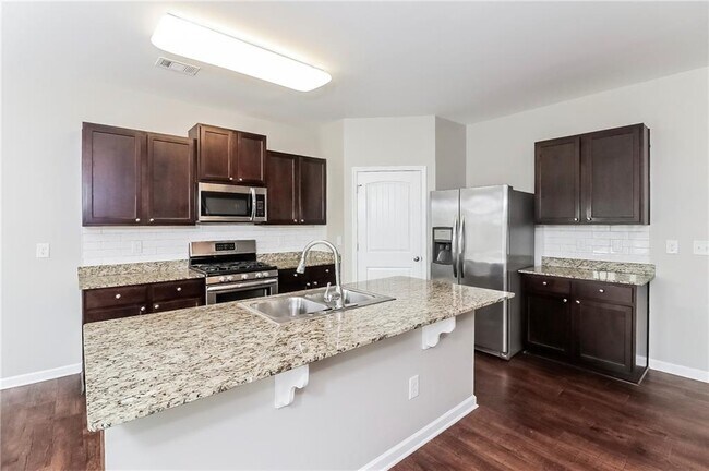 Building Photo - 315 Heritage Club Cir
