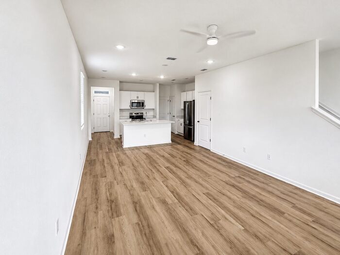 Building Photo - 8662 Elmo Ln
