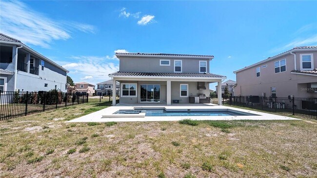Building Photo - 15614 Vetta Dr