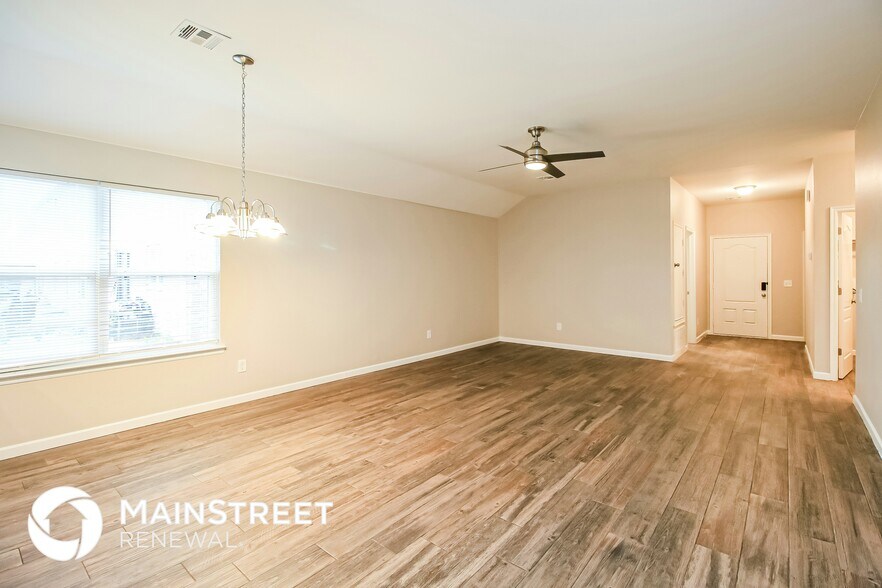 Building Photo - 7108 Meadow Lake Dr