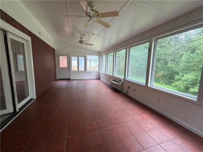 Building Photo - 2580 Buford Dam Rd