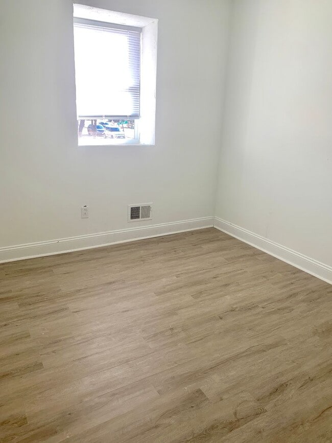 Building Photo - 3 Bedroom Townhouse Stafford County Freder...