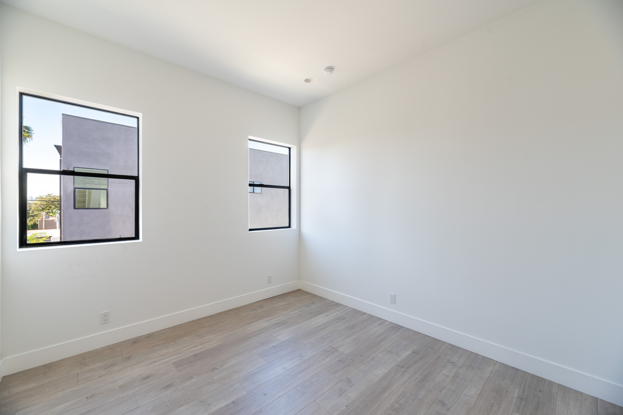 Building Photo - 1807 S Longwood Ave