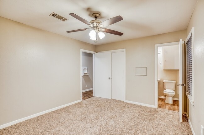 Building Photo - 1610 13th Ave N