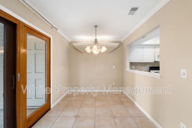 Building Photo - 7825 Renaissance Ct