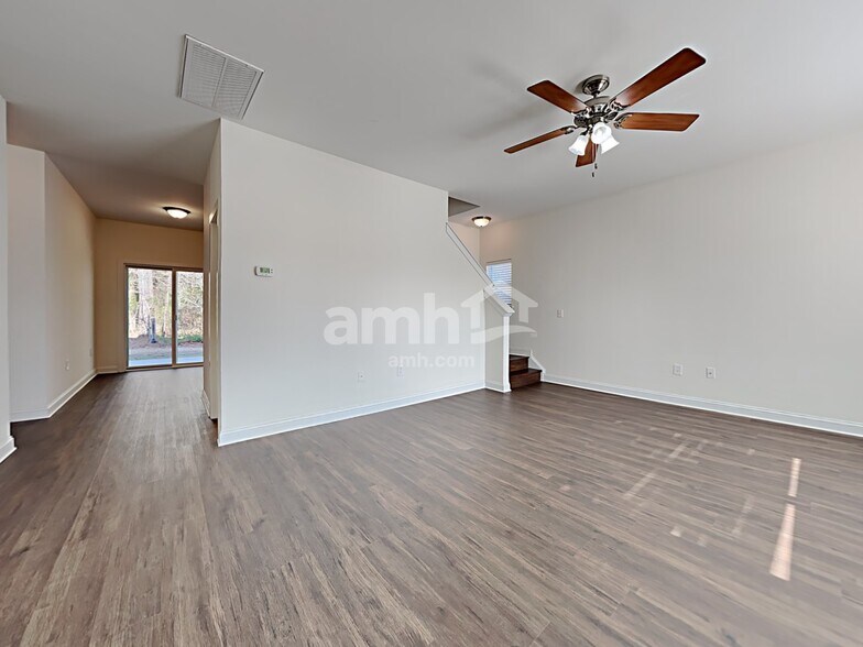 Building Photo - 423 Sablewood Dr
