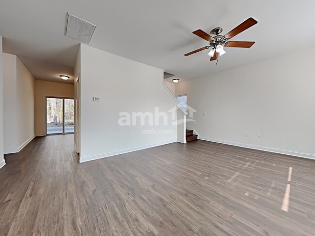 Building Photo - 423 Sablewood Dr