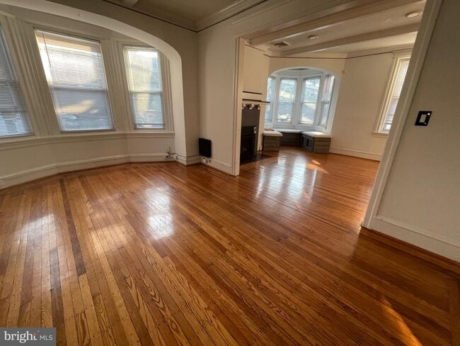 Building Photo - 114 Levering St
