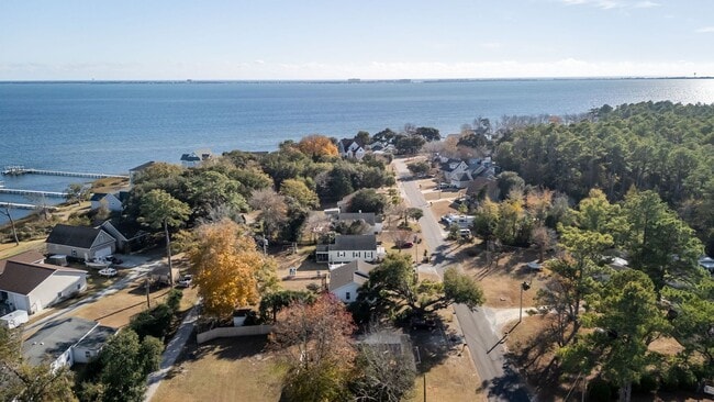 Building Photo - Broad Creek Home Available Now