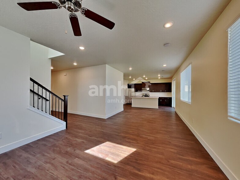 Building Photo - 3087 N Vigo Ave