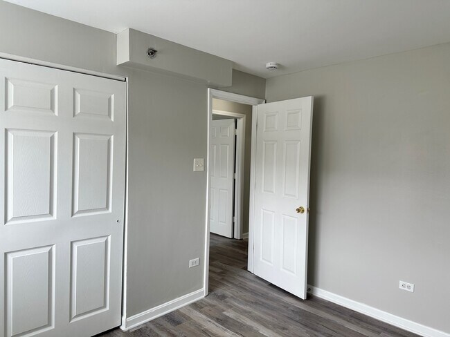 Building Photo - 8656 84th Ct