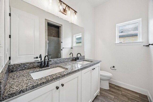 Building Photo - 136 Greg Ln