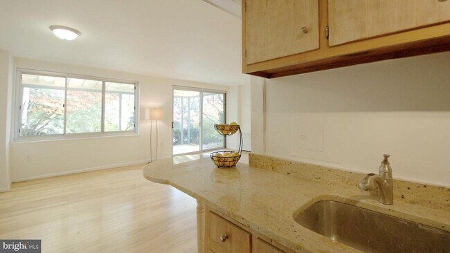 Building Photo - 10201 Grosvenor Pl
