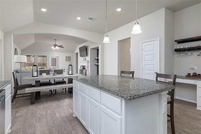 Building Photo - 233 Gardenia Dr