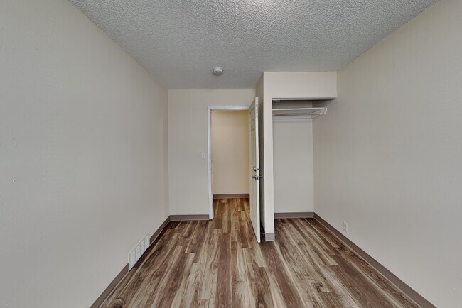 Building Photo - 218 Stanton Ave