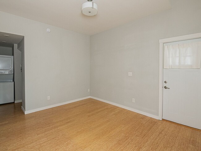 Building Photo - $300 off first month! Pristine 1-bdrm designer remodel. 1898 Kerns duplex with A/C, 1 block to 28th