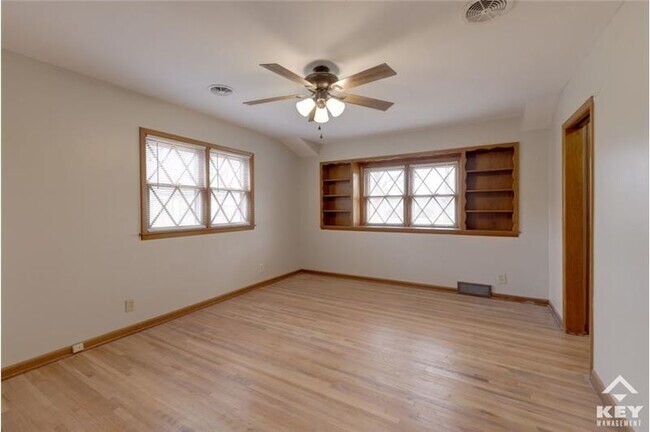 Building Photo - 1143 Patricia St