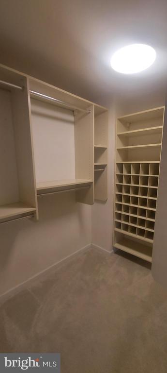 Building Photo - 10210 Sherman Heights Pl