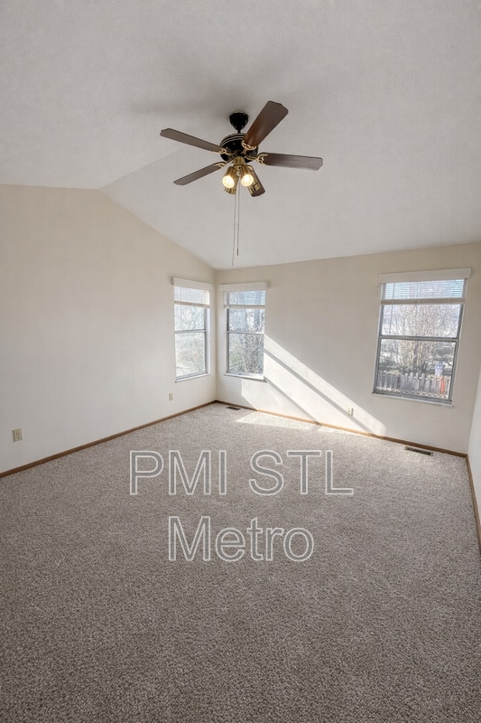 Building Photo - 3865 Kentucky Derby Dr