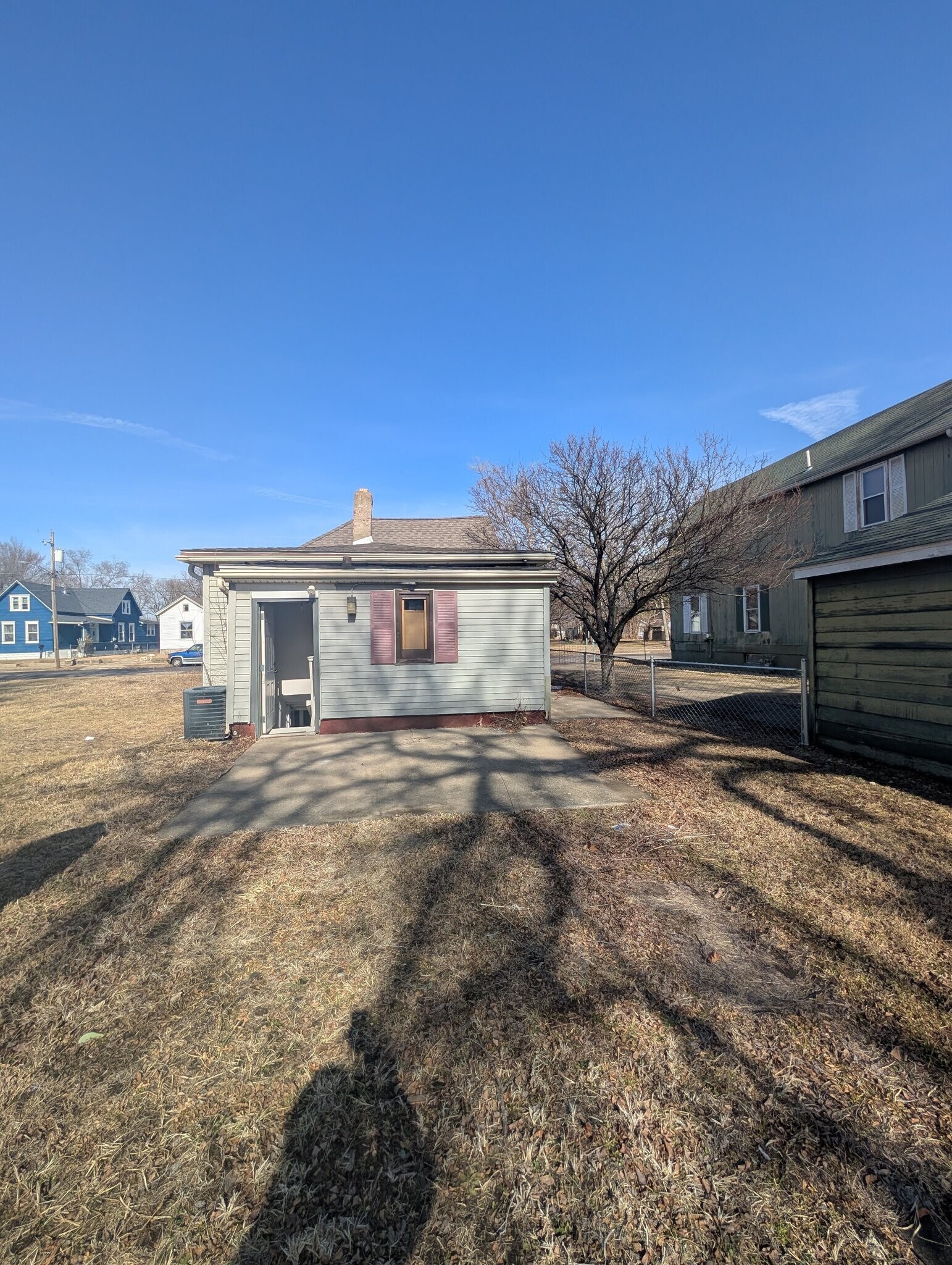 Building Photo - 2116 W Garden St