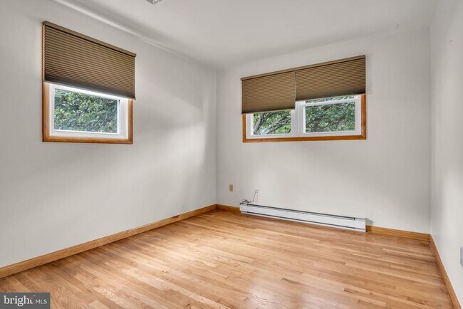 Building Photo - 101 Kim Acres Dr
